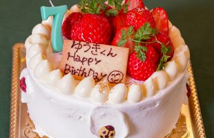 アンテプリマ誕生日ケーキ